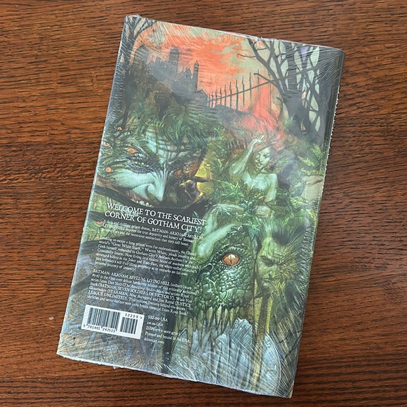 NEW Batman Arkham Asylum The Deluxe Edition Hardcover DC Comics - Picture 2 of 5